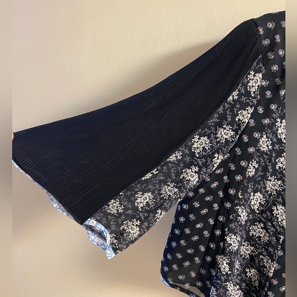 Club Monaco Ravella blouse silk black pop over floral Large - Picture 4 of 8